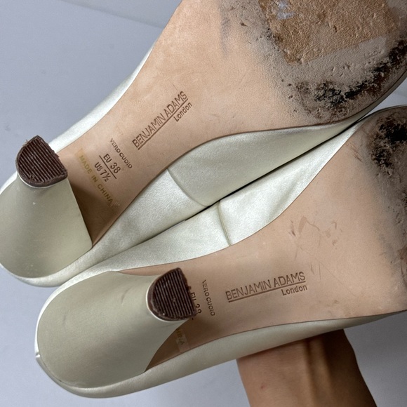 Benjamin Adams White Satin w/ Crystals Platform Heels Size 7.5 - Picture 9 of 10